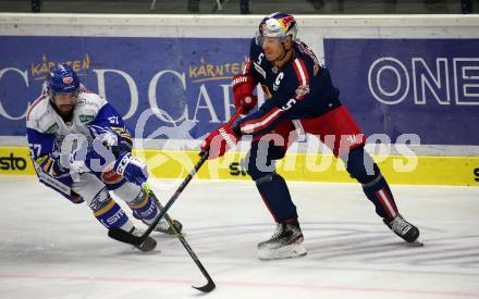 EBEL. Eishockey Bundesliga. VSV gegen EC Red Bull Salzburg.  Matt Mangene, (VSV), Thomas Raffl  (Salzburg). Villach, am 18.12.2020.
Foto: Kuess
www.qspictures.net
---
pressefotos, pressefotografie, kuess, qs, qspictures, sport, bild, bilder, bilddatenbank