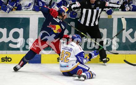 EBEL. Eishockey Bundesliga. VSV gegen EC Red Bull Salzburg.  Benjamin Lanzinger, (VSV),  Mario Huber (Salzburg). Villach, am 18.12.2020.
Foto: Kuess
www.qspictures.net
---
pressefotos, pressefotografie, kuess, qs, qspictures, sport, bild, bilder, bilddatenbank