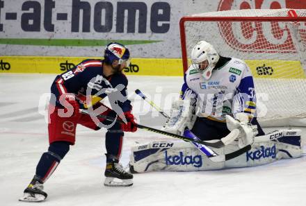 EBEL. Eishockey Bundesliga. VSV gegen EC Red Bull Salzburg.  Kristers Gudlevskis.  (VSV),  Florian Baltram  (Salzburg). Villach, am 18.12.2020.
Foto: Kuess
www.qspictures.net
---
pressefotos, pressefotografie, kuess, qs, qspictures, sport, bild, bilder, bilddatenbank