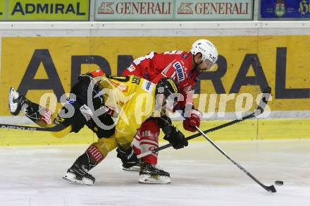 EBEL. Eishockey Bundesliga. KAC gegen	spusu Vienna Capitals. Thomas Koch,  (KAC), Benjamin Nissner (Vienna Capitals). Klagenfurt, am 22.12.2020.
Foto: Kuess
www.qspictures.net

---
pressefotos, pressefotografie, kuess, qs, qspictures, sport, bild, bilder, bilddatenbank