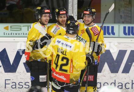 EBEL. Eishockey Bundesliga. KAC gegen	spusu Vienna Capitals.  Torjubel Taylor Vause, Sascha Bauer, Lukas Piff, Alex Wall  (Vienna Capitals). Klagenfurt, am 22.12.2020.
Foto: Kuess
www.qspictures.net

---
pressefotos, pressefotografie, kuess, qs, qspictures, sport, bild, bilder, bilddatenbank