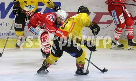 EBEL. Eishockey Bundesliga. KAC gegen	spusu Vienna Capitals. Steven Strong, (KAC), Ali Wukkovits  (Vienna Capitals). Klagenfurt, am 22.12.2020.
Foto: Kuess
www.qspictures.net

---
pressefotos, pressefotografie, kuess, qs, qspictures, sport, bild, bilder, bilddatenbank