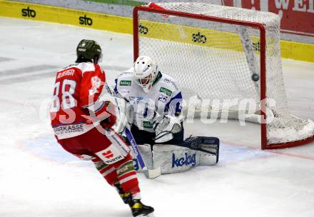 EBEL. Eishockey Bundesliga. VSV gegen HCB Suedtirol Alperia.  Schmidt Alexander (VSV),  Alberga Domenico (Bozen). Villach, am 22.12.2020.
Foto: Kuess
www.qspictures.net
---
pressefotos, pressefotografie, kuess, qs, qspictures, sport, bild, bilder, bilddatenbank