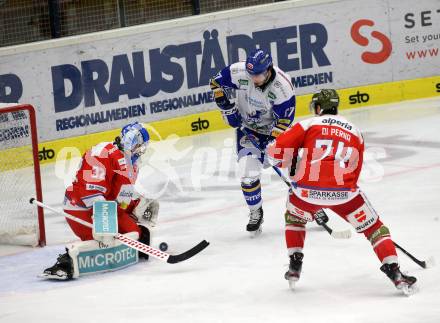 EBEL. Eishockey Bundesliga. VSV gegen HCB Suedtirol Alperia.    Caron Jordan (VSV), Bernard Andreas, Di Perna Dennis (Bozen). Villach, am 22.12.2020.
Foto: Kuess
www.qspictures.net
---
pressefotos, pressefotografie, kuess, qs, qspictures, sport, bild, bilder, bilddatenbank