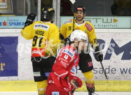 EBEL. Eishockey Bundesliga. KAC gegen	spusu Vienna Capitals. Torjubel Taylor Vause, Sascha Bauer (Vienna Capitals). Klagenfurt, am 22.12.2020.
Foto: Kuess
www.qspictures.net

---
pressefotos, pressefotografie, kuess, qs, qspictures, sport, bild, bilder, bilddatenbank