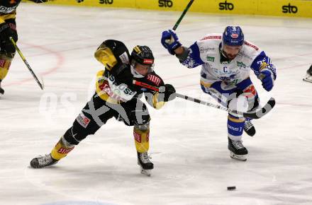 EBEL. Eishockey Bundesliga. VSV gegen Vienna Capitals.  Jerry Pollastrone,  (VSV), Patrick Antal (Vienna Capitals). Villach, am 2.2.2021.
Foto: Kuess
www.qspictures.net
---
pressefotos, pressefotografie, kuess, qs, qspictures, sport, bild, bilder, bilddatenbank