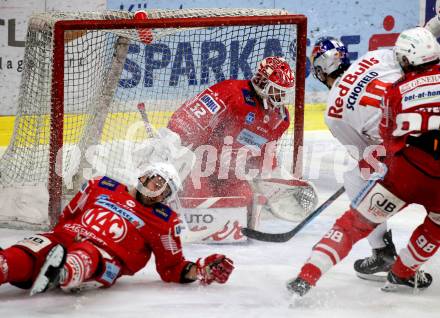 EBEL. Eishockey Bundesliga. KAC gegen	EC Salzburg. Blaz Gregorc, Sebastian Dahm, (KAC),  Rick Schofield  (Salzburg). Klagenfurt, am 26.2.2021.
Foto: Kuess
www.qspictures.net

---
pressefotos, pressefotografie, kuess, qs, qspictures, sport, bild, bilder, bilddatenbank