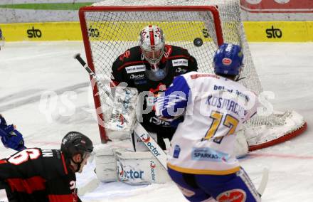 EBEL. Eishockey Bundesliga. VSV gegen iClinic Bratislava Capitals.  Scott Kosmachuk,  (VSV), Samuel Baros (Bratislava). Villach, am 3.5.2021.
Foto: Kuess
www.qspictures.net
---
pressefotos, pressefotografie, kuess, qs, qspictures, sport, bild, bilder, bilddatenbank