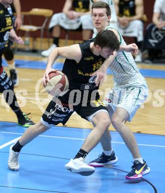 Basketball Zweite Liga 2020/2021. Grunddurchgang 22. Runde. KOS Celovec gegen  Guessing/Jennersdorf Blackbirds. Andi Smrtnik,  (KOS Celovec),  Jakob Ernst (Blackbirds). Klagenfurt, am 13.3.2021.
Foto: Kuess
www.qspictures.net

---
pressefotos, pressefotografie, kuess, qs, qspictures, sport, bild, bilder, bilddatenbank