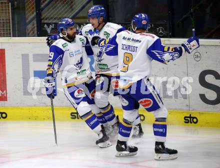 EBEL. Eishockey Bundesliga. VSV gegen KAC.  Torjubel Sahir Gill, Scott Kosmachuk, Kevin Schmidt (VSV). Villach, am 14.3.2021.
Foto: Kuess
www.qspictures.net
---
pressefotos, pressefotografie, kuess, qs, qspictures, sport, bild, bilder, bilddatenbank