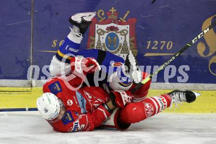 EBEL. Eishockey Bundesliga. KAC gegen	VSV. Blaz Gregorc, (KAC), Jordan Caron   (VSV). Klagenfurt, am 16.3.2021.
Foto: Kuess
www.qspictures.net

---
pressefotos, pressefotografie, kuess, qs, qspictures, sport, bild, bilder, bilddatenbank