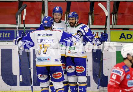 EBEL. Eishockey Bundesliga. KAC gegen	VSV. Torjubel Scott Kosmachuk, Jordan Caron, Sahir Gill (VSV). Klagenfurt, am 16.3.2021.
Foto: Kuess
www.qspictures.net

---
pressefotos, pressefotografie, kuess, qs, qspictures, sport, bild, bilder, bilddatenbank