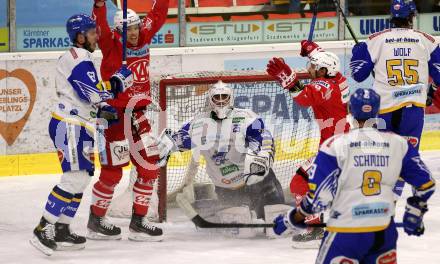 EBEL. Eishockey Bundesliga. KAC gegen	VSV. Torjubel Matthew Fraser, Thomas Koch (KAC). Klagenfurt, am 16.3.2021.
Foto: Kuess
www.qspictures.net

---
pressefotos, pressefotografie, kuess, qs, qspictures, sport, bild, bilder, bilddatenbank