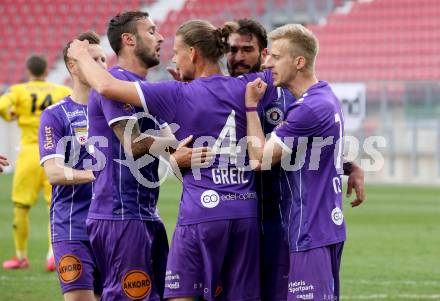 Fussball 2. Liga. SK Austria Klagenfurt gegen  Kapfenberger SV. Torjubel Markus Pink, Patrick Greil,  Kosmas Gkezos, Christopher Cvetko  (Klagenfurt). Klagenfurt, am 9.4.2021.
Foto: Kuess
www.qspictures.net
---
pressefotos, pressefotografie, kuess, qs, qspictures, sport, bild, bilder, bilddatenbank