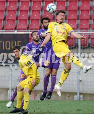 Fussball 2. Liga. SK Austria Klagenfurt gegen  Kapfenberger SV.  Kosmas Gkezos, (Klagenfurt),  Michael Lang   (Kapfenberger SV). Klagenfurt, am 9.4.2021.
Foto: Kuess
www.qspictures.net
---
pressefotos, pressefotografie, kuess, qs, qspictures, sport, bild, bilder, bilddatenbank