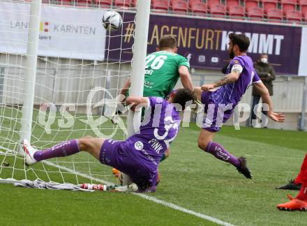 Fussball 2. Liga. SK Austria Klagenfurt gegen  Grazer AK 1902. Kosmas Gkezos, Markus Pink,  (Klagenfurt),  Christoph Nicht  (GAK). Klagenfurt, am 18.4.2021.
Foto: Kuess
www.qspictures.net
---
pressefotos, pressefotografie, kuess, qs, qspictures, sport, bild, bilder, bilddatenbank