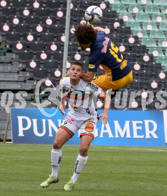 Fussball. Bundesliga. RZ Pellets WAC gegen FC Red Bull Salzburg. Dejan Joveljic,  (WAC), Andre Ramalho Silva (Salzburg). Wolfsberg, am 25.4.2021.
Foto: Kuess
www.qspictures.net

---
pressefotos, pressefotografie, kuess, qs, qspictures, sport, bild, bilder, bilddatenbank