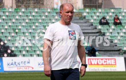 Fussball. Bundesliga. RZ Pellets WAC gegen FC Red Bull Salzburg. Trainer Roman Stary (WAC). Wolfsberg, am 25.4.2021.
Foto: Kuess
www.qspictures.net

---
pressefotos, pressefotografie, kuess, qs, qspictures, sport, bild, bilder, bilddatenbank