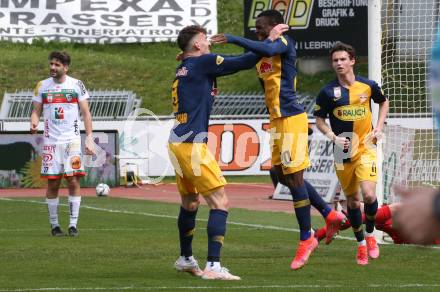 Fussball. Bundesliga. RZ Pellets WAC gegen FC Red Bull Salzburg. Torjubel Mergim Berisha, Patson Daka, Brenden Russell Aaronson  (Salzburg). Wolfsberg, am 25.4.2021.
Foto: Kuess
www.qspictures.net

---
pressefotos, pressefotografie, kuess, qs, qspictures, sport, bild, bilder, bilddatenbank