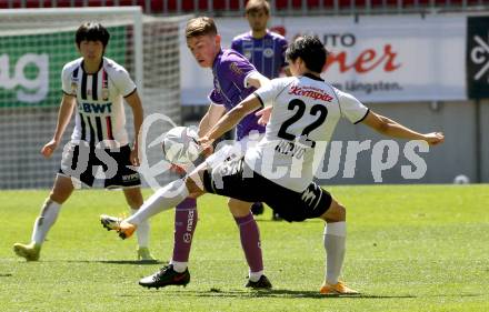 Fussball 2. Liga. SK Austria Klagenfurt gegen FC Juniors OOE.  Tim Maciejewski, (Klagenfurt), Inpyo Oh  (Juniors). Klagenfurt, am 9.5.2021.
Foto: Kuess
www.qspictures.net
---
pressefotos, pressefotografie, kuess, qs, qspictures, sport, bild, bilder, bilddatenbank