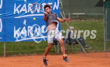 Tennis. OETV Challenge Serie.  Thomas Zych. Poertschach, am 29.4.2021.
Foto: Kuess
www.qspictures.net

---
pressefotos, pressefotografie, kuess, qs, qspictures, sport, bild, bilder, bilddatenbank