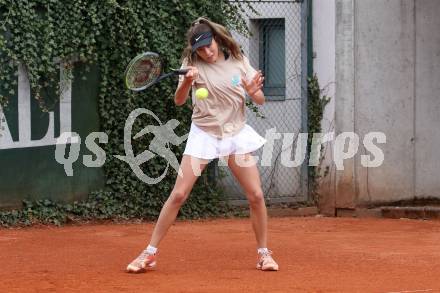 Tennis. OETV Challenge Serie.  Emma Tagger. Poertschach, am 29.4.2021.
Foto: Kuess
www.qspictures.net

---
pressefotos, pressefotografie, kuess, qs, qspictures, sport, bild, bilder, bilddatenbank