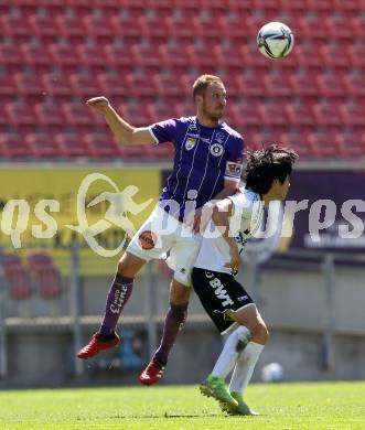 Fussball 2. Liga. SK Austria Klagenfurt gegen FC Juniors OOE.  Markus Rusek,  (Klagenfurt), Hyunseok Hong (Juniors). Klagenfurt, am 9.5.2021.
Foto: Kuess
www.qspictures.net
---
pressefotos, pressefotografie, kuess, qs, qspictures, sport, bild, bilder, bilddatenbank