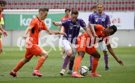 Fussball 2. Liga. SK Austria Klagenfurt gegen SV Horn.  Fabian Miesenboeck,  (Klagenfurt),  Juergen Bauer, Michael Cheukoua (Horn). Klagenfurt, am 16.5.2021.
Foto: Kuess
www.qspictures.net
---
pressefotos, pressefotografie, kuess, qs, qspictures, sport, bild, bilder, bilddatenbank