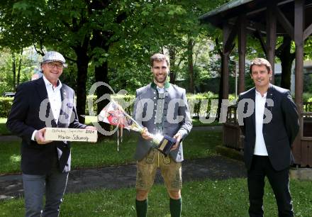 EBEL. Eishockey Bundesliga. KAC. Wahl zum Kaerntner Eishockey  Superstar.  Diethard Theuermann, Martin Schumnig, Oliver Pilloni. Klagenfurt, am 17.5.2021.
Foto: Kuess 
www.qspictures.net

---
pressefotos, pressefotografie, kuess, qs, qspictures, sport, bild, bilder, bilddatenbank