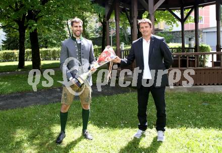 EBEL. Eishockey Bundesliga. KAC. Wahl zum Kaerntner Eishockey  Superstar.  Martin Schumnig, Oliver Pilloni. Klagenfurt, am 17.5.2021.
Foto: Kuess 
www.qspictures.net

---
pressefotos, pressefotografie, kuess, qs, qspictures, sport, bild, bilder, bilddatenbank