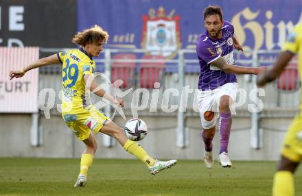 Fussball. Bundesliga Relegation. SK Austria Klagenfurt gegen St. Poelten.   Markus Pink, (Klagenfurt),  Robert Ljubicic (St. Poelten). Klagenfurt, am 26.5.2021.
Foto: Kuess
www.qspictures.net
---
pressefotos, pressefotografie, kuess, qs, qspictures, sport, bild, bilder, bilddatenbank