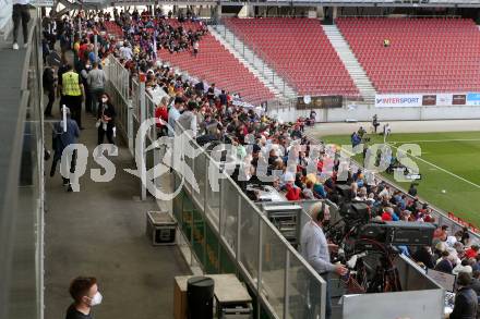 Fussball. Bundesliga Relegation. SK Austria Klagenfurt gegen St. Poelten.   Fans (Klagenfurt). Klagenfurt, am 26.5.2021.
Foto: Kuess
www.qspictures.net
---
pressefotos, pressefotografie, kuess, qs, qspictures, sport, bild, bilder, bilddatenbank