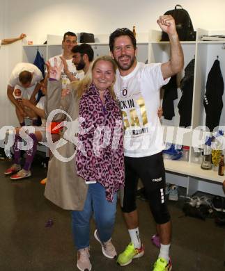 Fussball. Bundesliga Relegation. St. Poelten gegen SK Austria Klagenfurt .   Meisterjubel Austria Klagenfurt.  Daniela Mayr, Sandro Zakany. Klagenfurt, am 29.5.2021.
Foto: Kuess
www.qspictures.net
---
pressefotos, pressefotografie, kuess, qs, qspictures, sport, bild, bilder, bilddatenbank