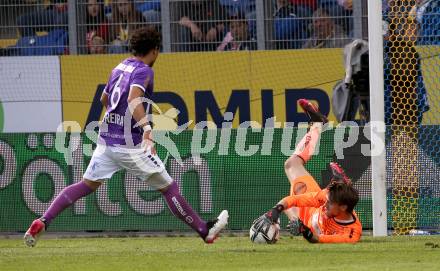 Fussball. Bundesliga Relegation. St. Poelten gegen SK Austria Klagenfurt .     Maximiliano Moreira Romero, Philip Menzel (Klagenfurt). Klagenfurt, am 29.5.2021.
Foto: Kuess
www.qspictures.net
---
pressefotos, pressefotografie, kuess, qs, qspictures, sport, bild, bilder, bilddatenbank