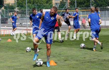 Fussball. Bundesliga. Training. SK Austria Klagenfurt .   Turgay Gemicibasi . Klagenfurt, am 21.6.2021.
Foto: Kuess
www.qspictures.net
---
pressefotos, pressefotografie, kuess, qs, qspictures, sport, bild, bilder, bilddatenbank