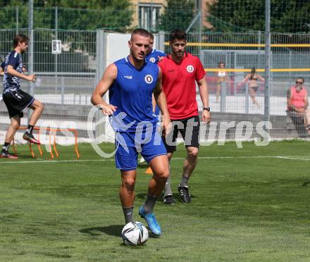 Fussball. Bundesliga. Training. SK Austria Klagenfurt .   Turgay Gemicibasi . Klagenfurt, am 21.6.2021.
Foto: Kuess
www.qspictures.net
---
pressefotos, pressefotografie, kuess, qs, qspictures, sport, bild, bilder, bilddatenbank