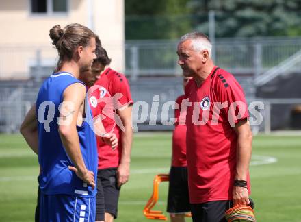 Fussball. Bundesliga. Training. SK Austria Klagenfurt . Patrick Greil, Trainer Peter Pacult . Klagenfurt, am 21.6.2021.
Foto: Kuess
www.qspictures.net
---
pressefotos, pressefotografie, kuess, qs, qspictures, sport, bild, bilder, bilddatenbank