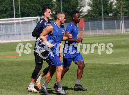 Fussball. Bundesliga. Training. SK Austria Klagenfurt .  Lennart Moser,Turgay Gemicibasi, Gloire Amanda. Klagenfurt, am 23.6.2021.
Foto: Kuess
www.qspictures.net
---
pressefotos, pressefotografie, kuess, qs, qspictures, sport, bild, bilder, bilddatenbank