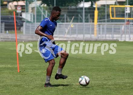 Fussball. Bundesliga. Training. SK Austria Klagenfurt .  Gloire Amanda. Klagenfurt, am 23.6.2021.
Foto: Kuess
www.qspictures.net
---
pressefotos, pressefotografie, kuess, qs, qspictures, sport, bild, bilder, bilddatenbank