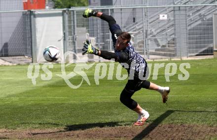 Fussball. Bundesliga. Training. SK Austria Klagenfurt .  Lennart Moser . Klagenfurt, am 23.6.2021.
Foto: Kuess
www.qspictures.net
---
pressefotos, pressefotografie, kuess, qs, qspictures, sport, bild, bilder, bilddatenbank