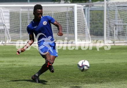 Fussball. Bundesliga. Training. SK Austria Klagenfurt . Gloire Amanda . Klagenfurt, am 23.6.2021.
Foto: Kuess
www.qspictures.net
---
pressefotos, pressefotografie, kuess, qs, qspictures, sport, bild, bilder, bilddatenbank