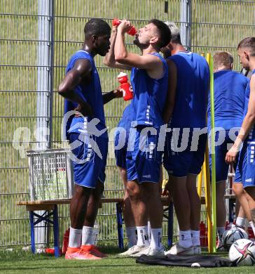 Fussball. Bundesliga. Training. SK Austria Klagenfurt . Kwabw Schulz, Darijo Pecirep. Klagenfurt, am 23.6.2021.
Foto: Kuess
www.qspictures.net
---
pressefotos, pressefotografie, kuess, qs, qspictures, sport, bild, bilder, bilddatenbank