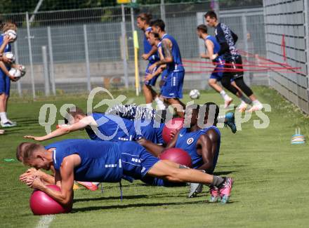 Fussball. Bundesliga. Training. SK Austria Klagenfurt . Benjamin Hadzic, McMoordy King Huether . Klagenfurt, am 23.6.2021.
Foto: Kuess
www.qspictures.net
---
pressefotos, pressefotografie, kuess, qs, qspictures, sport, bild, bilder, bilddatenbank