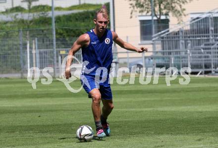 Fussball. Bundesliga. Training. SK Austria Klagenfurt .  Benjamin Hadzic . Klagenfurt, am 23.6.2021.
Foto: Kuess
www.qspictures.net
---
pressefotos, pressefotografie, kuess, qs, qspictures, sport, bild, bilder, bilddatenbank