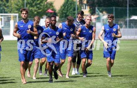 Fussball. Bundesliga. Training. SK Austria Klagenfurt . Thorsten Mahrer, Gloire Amanda, Ivan Saravanja, Benjamin Hadzic, Tim Maciejewski . Klagenfurt, am 23.6.2021.
Foto: Kuess
www.qspictures.net
---
pressefotos, pressefotografie, kuess, qs, qspictures, sport, bild, bilder, bilddatenbank