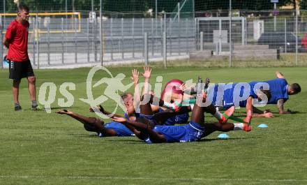 Fussball. Bundesliga. Training. SK Austria Klagenfurt .  Kwabe Schulz, McMoordy King Huether. Klagenfurt, am 23.6.2021.
Foto: Kuess
www.qspictures.net
---
pressefotos, pressefotografie, kuess, qs, qspictures, sport, bild, bilder, bilddatenbank