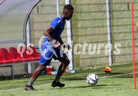 Fussball. Bundesliga. Training. SK Austria Klagenfurt . Gloire Amanda . Klagenfurt, am 23.6.2021.
Foto: Kuess
www.qspictures.net
---
pressefotos, pressefotografie, kuess, qs, qspictures, sport, bild, bilder, bilddatenbank