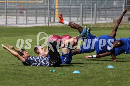 Fussball. Bundesliga. Training. SK Austria Klagenfurt . Phillip Menzel, Tim Maciejewski, Kwabe Schulz. Klagenfurt, am 23.6.2021.
Foto: Kuess
www.qspictures.net
---
pressefotos, pressefotografie, kuess, qs, qspictures, sport, bild, bilder, bilddatenbank