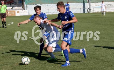 Fussball Kaerntner Liga. SAK gegen Treibach.  Toni Dullnig (SAK),  David Armin Hude,  Raffael Mario Kaefer (Treibach). KLagenfurt, am 26.6.2021.
Foto: Kuess
---
pressefotos, pressefotografie, kuess, qs, qspictures, sport, bild, bilder, bilddatenbank