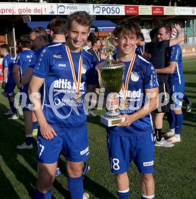 Fussball Kaerntner Liga. SAK gegen Treibach.   Meisterjubel Treibach. Fabian Christian Gangl, David Armin Hude. KLagenfurt, am 26.6.2021.
Foto: Kuess
---
pressefotos, pressefotografie, kuess, qs, qspictures, sport, bild, bilder, bilddatenbank